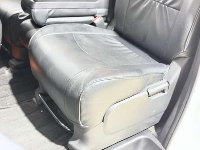 セレナ2.0 ハイウェイスター 4WD　防錆塗装4WDナビBカメETC夏冬タイヤ 2000