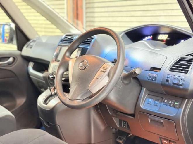 セレナ2.0 20X Vセレクション+Safety 4WD　防錆塗装4WDTVナビBカメETCエンスタ 2000