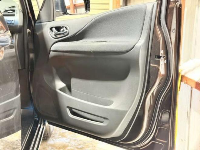 セレナ2.0 20X Vセレクション+Safety 4WD　防錆塗装4WDTVナビBカメETCエンスタ 2000