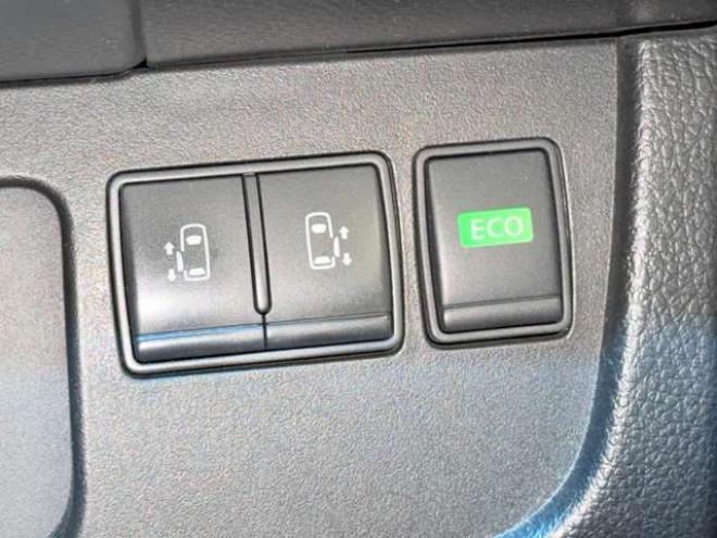 セレナ2.0 20X Vセレクション+Safety 4WD　防錆塗装4WDTVナビBカメETCエンスタ 2000