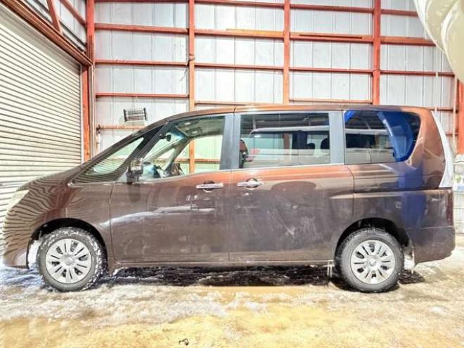 セレナ2.0 20X Vセレクション+Safety 4WD　防錆塗装4WDTVナビBカメETCエンスタ 2000