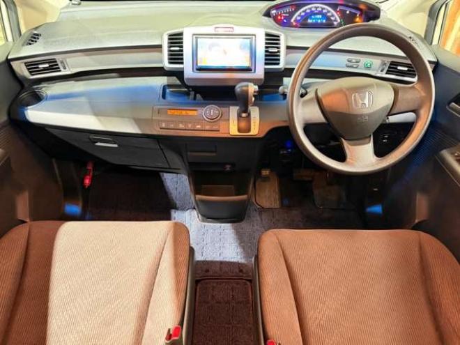 フリード1.5 フレックス 4WD　防錆塗装4WDTVナビBカメETC夏冬タイヤ 1500