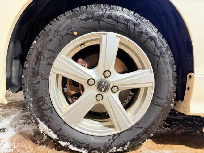 フリード1.5 フレックス 4WD　防錆塗装4WDTVナビBカメETC夏冬タイヤ 1500