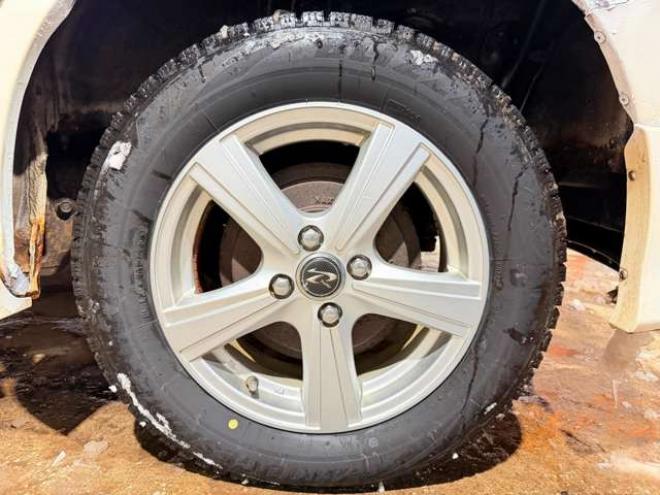 フリード1.5 フレックス 4WD　防錆塗装4WDTVナビBカメETC夏冬タイヤ 1500