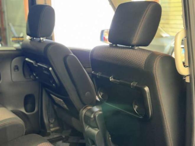 セレナ2.0 ハイウェイスター 4WD　防錆塗装4WDナビBカメエンスタ後席モニタETC 2000