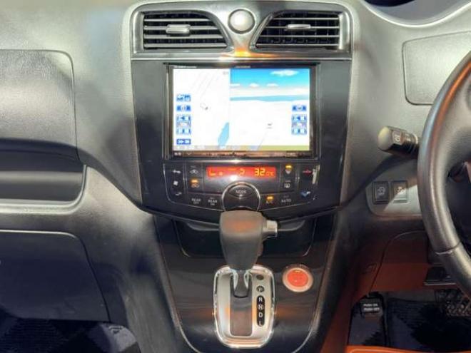 セレナ2.0 ハイウェイスター 4WD　防錆塗装4WDナビBカメエンスタ後席モニタETC 2000