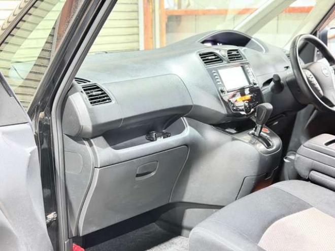 セレナ2.0 ライダー 4WD　防錆塗装4WDTVナビBカメETC後席モニタ 2000