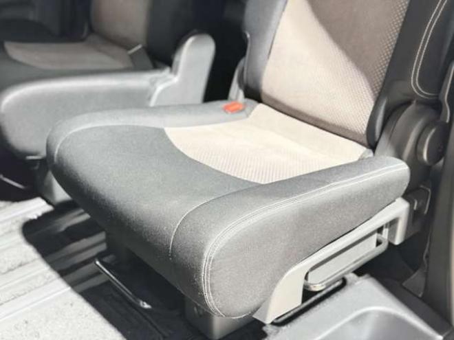 セレナ2.0 ライダー 4WD　防錆塗装4WDTVナビBカメETC後席モニタ 2000