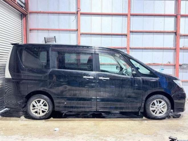 セレナ2.0 ライダー 4WD　防錆塗装4WDTVナビBカメETC後席モニタ 2000