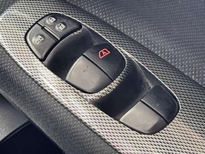 セレナ2.0 ライダー 4WD　防錆塗装4WDTVナビBカメETC後席モニタ 2000