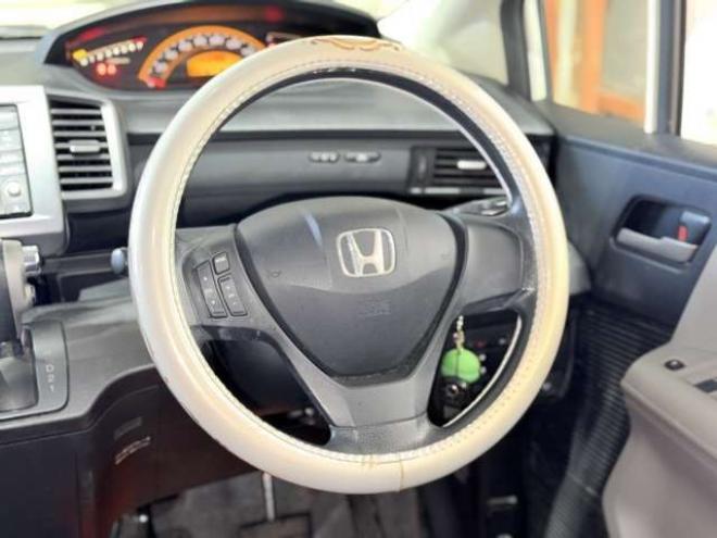 フリード1.5 G エアロ Lパッケージ 4WD　防錆塗装4WDTVナビBカメエンスタETC 1500