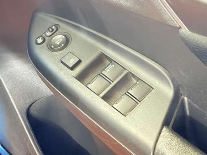 フィット1.3 13G Fパッケージ 4WD　防錆塗装4WDスマキーCD 1300