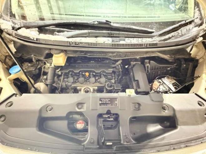 ステップワゴン2.0 G Lパッケージ 4WD　防錆塗装4WDTVナビBカメエンスタETC夏冬タイヤ 2000