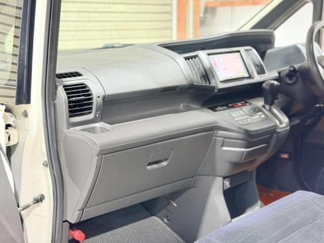 ステップワゴン2.0 G Lパッケージ 4WD　防錆塗装4WDTVナビBカメエンスタETC夏冬タイヤ 2000