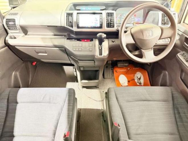 ステップワゴン2.0 G HIDエディション 4WD　防錆塗装4WDTVナビBカメ 2000