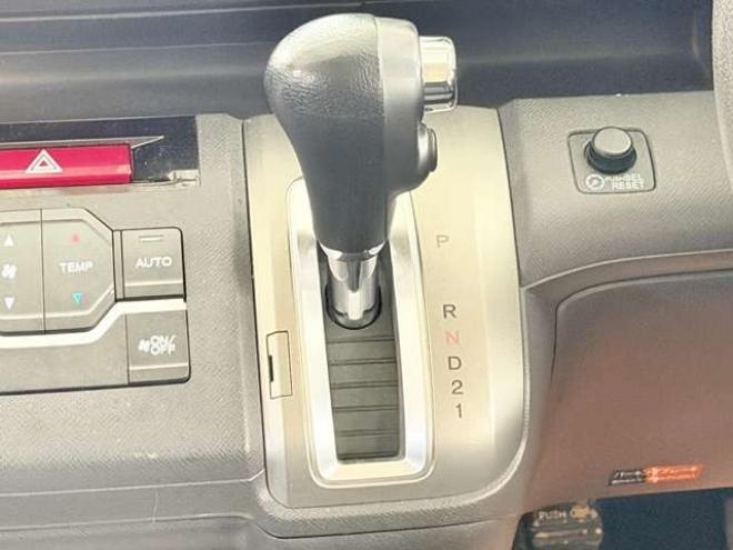 ステップワゴン2.0 G HIDエディション 4WD　防錆塗装4WDTVナビBカメ 2000