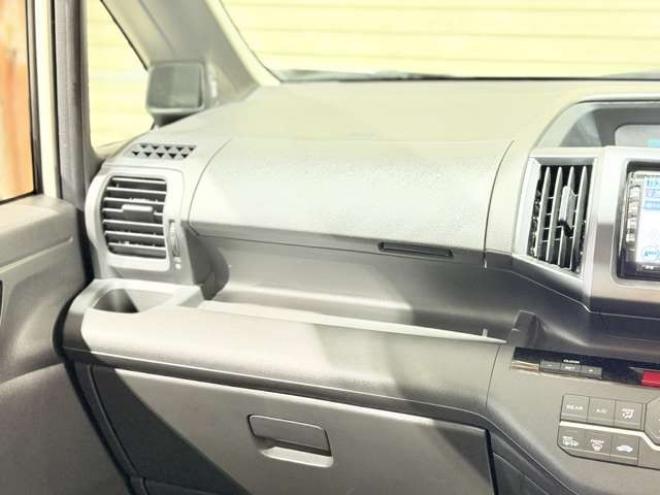 ステップワゴン2.0 G HIDエディション 4WD　防錆塗装4WDTVナビBカメ 2000