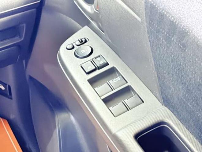 ステップワゴン2.0 G HIDエディション 4WD　防錆塗装4WDTVナビBカメ 2000