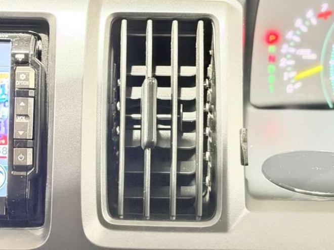 ステップワゴン2.0 G HIDエディション 4WD　防錆塗装4WDTVナビBカメ 2000