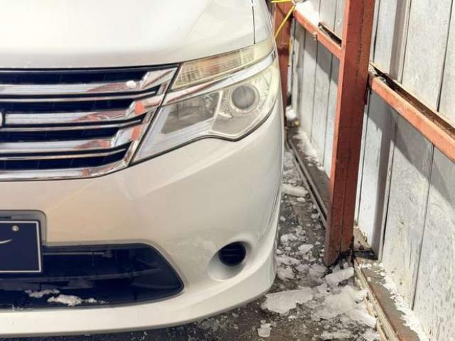 セレナ2.0 20S 4WD　防錆塗装4WDキーレスTVナビBカメ夏冬タイヤETC 2000