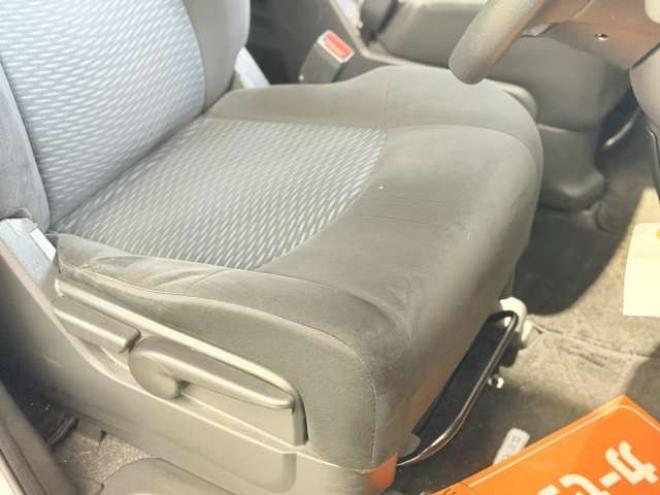 セレナ2.0 20S 4WD　防錆塗装4WDキーレスTVナビBカメ夏冬タイヤETC 2000