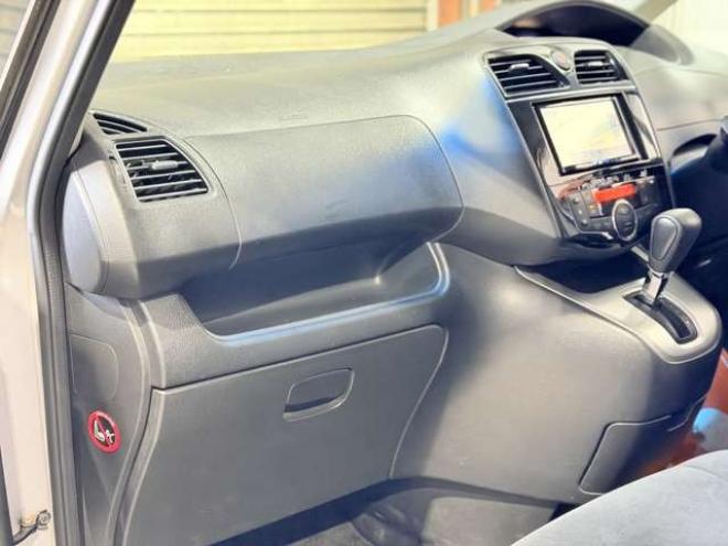 セレナ2.0 20S 4WD　防錆塗装4WDキーレスTVナビBカメ夏冬タイヤETC 2000