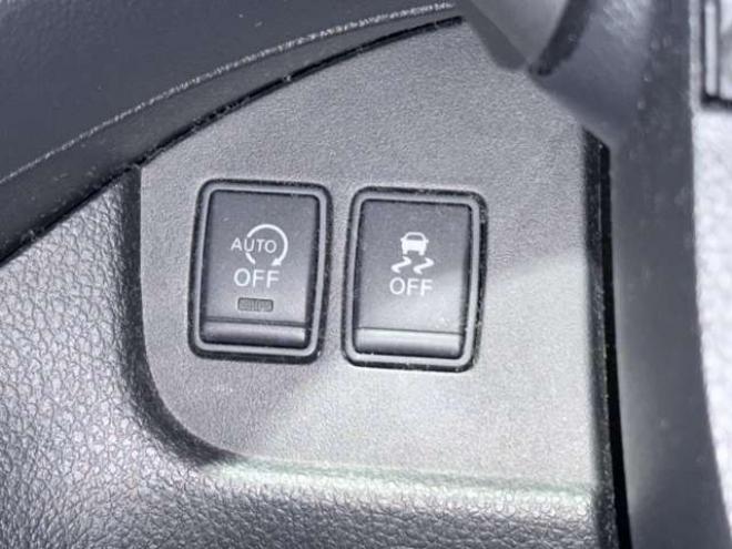 セレナ2.0 ハイウェイスター 4WD　防錆塗装4WDスマキー 2000