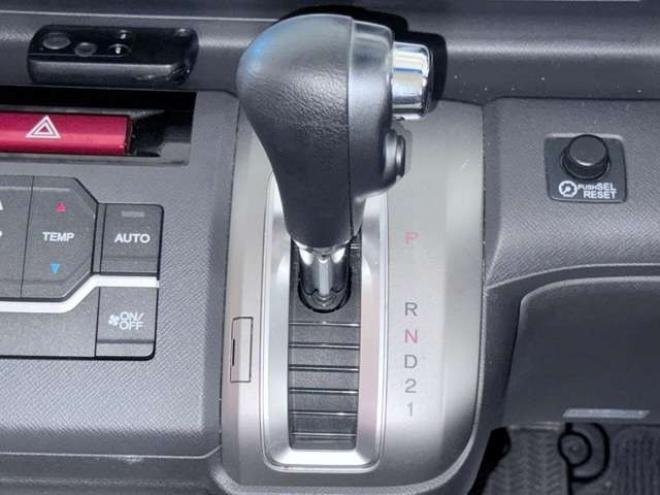 ステップワゴン2.0 L 4WD　下廻防錆 2000