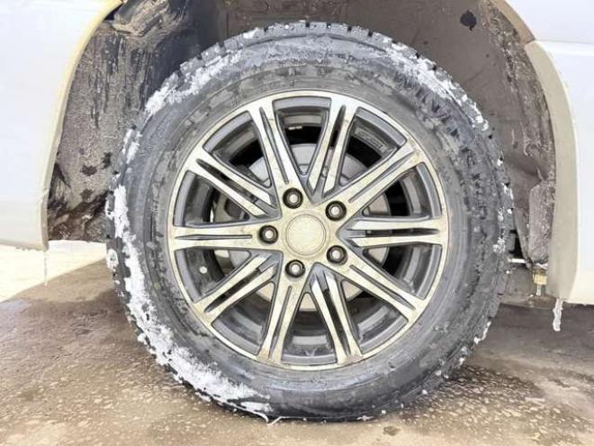 セレナ2.0 ハイウェイスター 4WD　防錆塗装4WDTVナビBカメ 2000