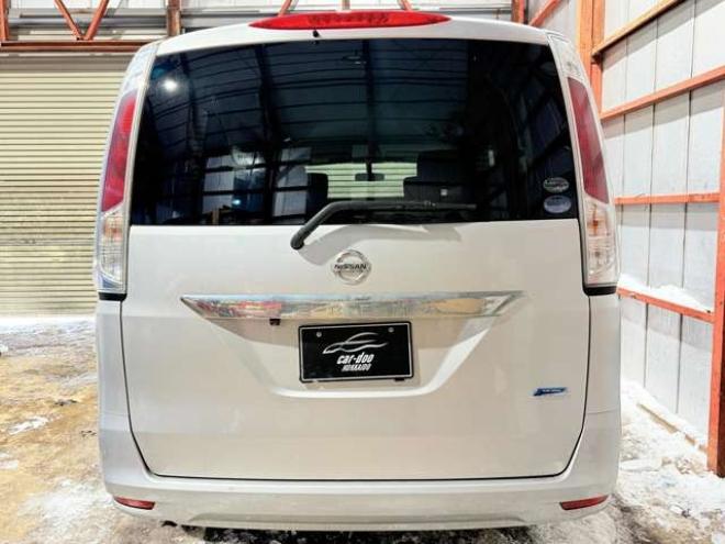 セレナ2.0 20X 4WD　防錆塗装4WDキーレスTVナビ 2000