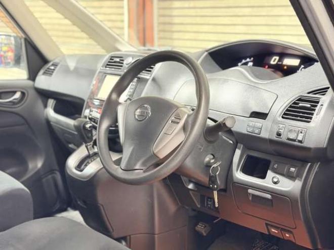 セレナ2.0 20X 4WD　防錆塗装4WDキーレスTVナビ 2000