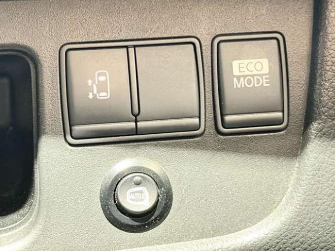 セレナ2.0 20X 4WD　防錆塗装4WDキーレスTVナビ 2000