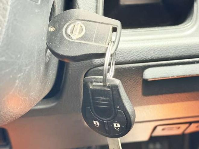 セレナ2.0 20X 4WD　防錆塗装4WDキーレスTVナビ 2000