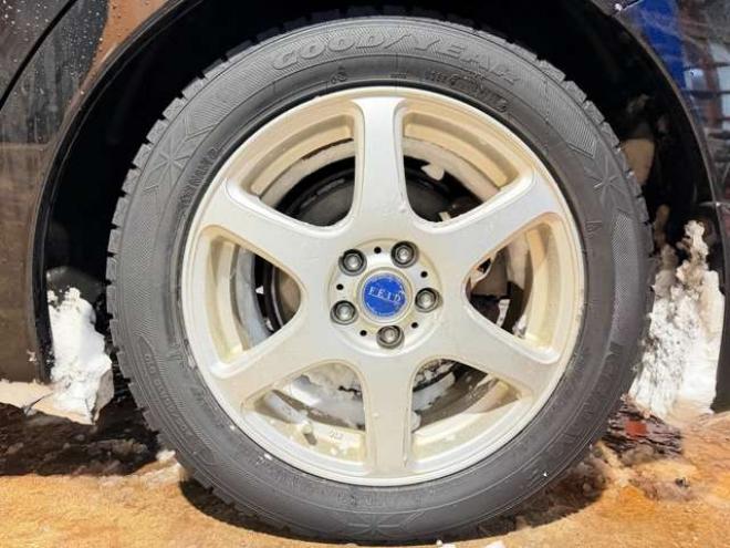 インプレッサスポーツ 2.0 i アイサイト 4WD　防錆塗装4WDキーレスCD夏冬タイヤ 2000