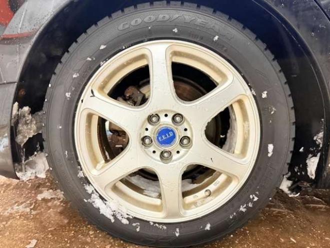 インプレッサスポーツ 2.0 i アイサイト 4WD　防錆塗装4WDキーレスCD夏冬タイヤ 2000