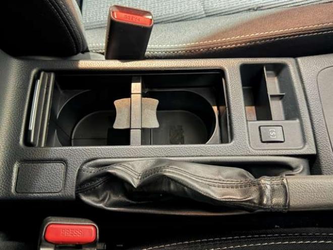 インプレッサスポーツ 2.0 i アイサイト 4WD　防錆塗装4WDキーレスCD夏冬タイヤ 2000