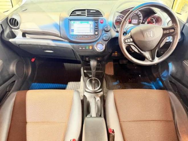 フィットシャトル1.5 15X 4WD　防錆塗装4WDTVナビBカメETC 1500