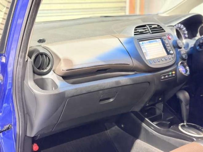 フィットシャトル1.5 15X 4WD　防錆塗装4WDTVナビBカメETC 1500