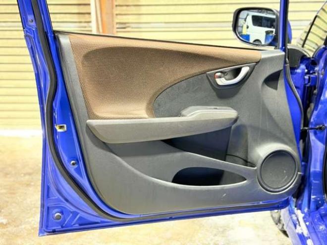 フィットシャトル1.5 15X 4WD　防錆塗装4WDTVナビBカメETC 1500