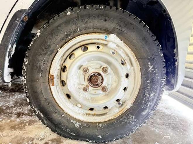 NV100クリッパーDX ハイルーフ 4WD　防錆塗装4WDキーレス夏冬タイヤ 660