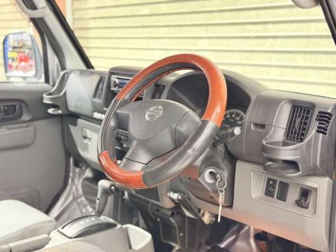 NV100クリッパーDX ハイルーフ 4WD　防錆塗装4WDキーレス夏冬タイヤ 660