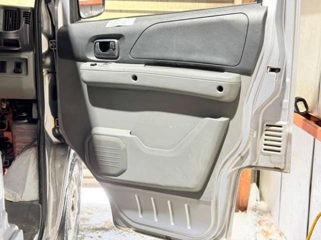 NV100クリッパーDX ハイルーフ 4WD　防錆塗装4WDキーレス夏冬タイヤ 660