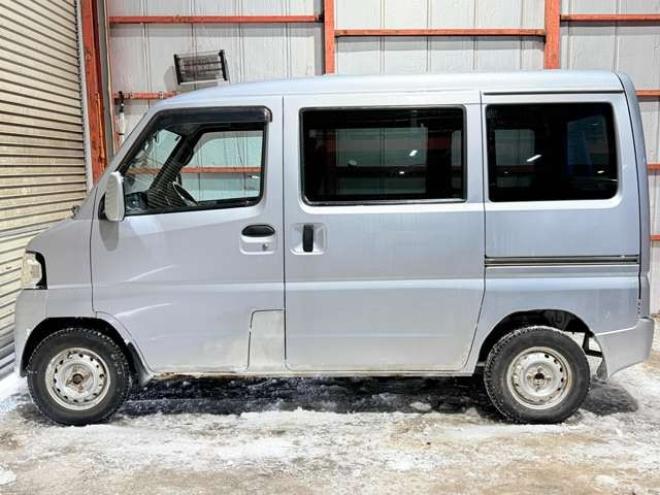 NV100クリッパーDX ハイルーフ 4WD　防錆塗装4WDキーレス夏冬タイヤ 660