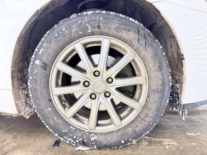 アベンシスワゴン2.0 Xi　防錆塗装TVナビエンスタ夏冬タイヤETCドラレコ 2WD 2000