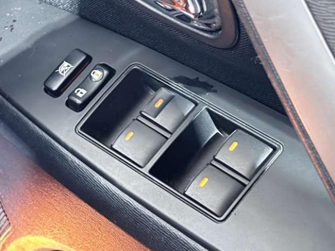 アベンシスワゴン2.0 Xi　防錆塗装TVナビエンスタ夏冬タイヤETCドラレコ 2WD 2000