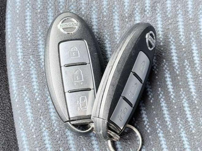 セレナ2.0 20X 4WD　防錆塗装4WDTVナビBカメドラレコ後席モニタ 2000