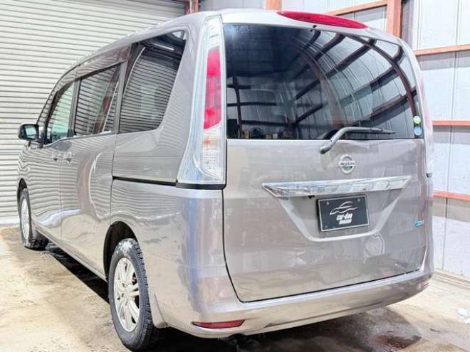 セレナ2.0 20X 4WD　防錆塗装4WDTVナビBカメドラレコ後席モニタ 2000