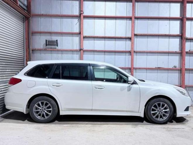 レガシィワゴン2.5 i 4WD　防錆塗装4WDTVナビBカメETC 2500