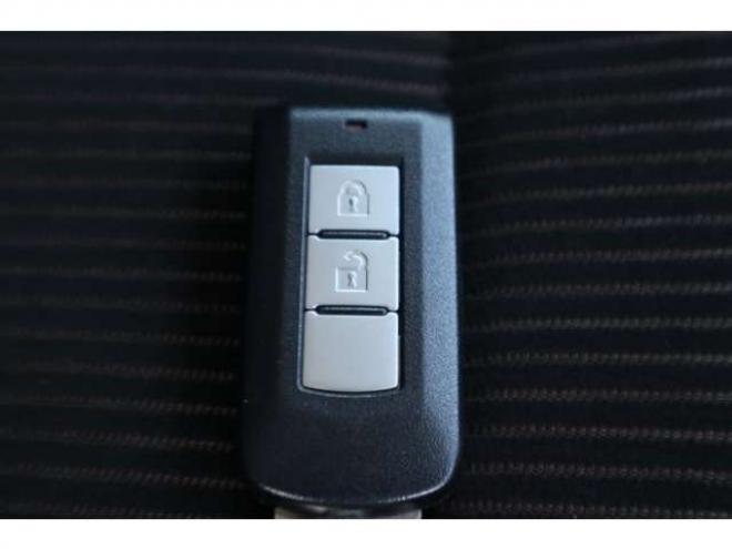 デイズX 4WD　ナビ・TV・バックカメラ・アイドリングストップ・R9/9月・走行すくない1.6万キロ 660