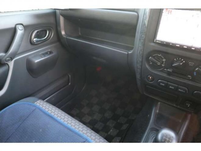 AZオフロードXC 4WD　5速マニュアル・ナビ・TV・キーレス・ターボ 660